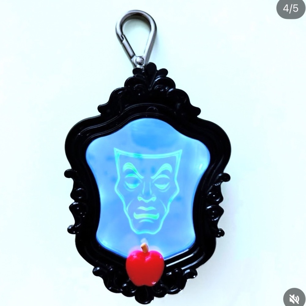 Bath Body Works Disney Villains Evil Queen Magic‎ Mirror Light Up PocketBac NWT